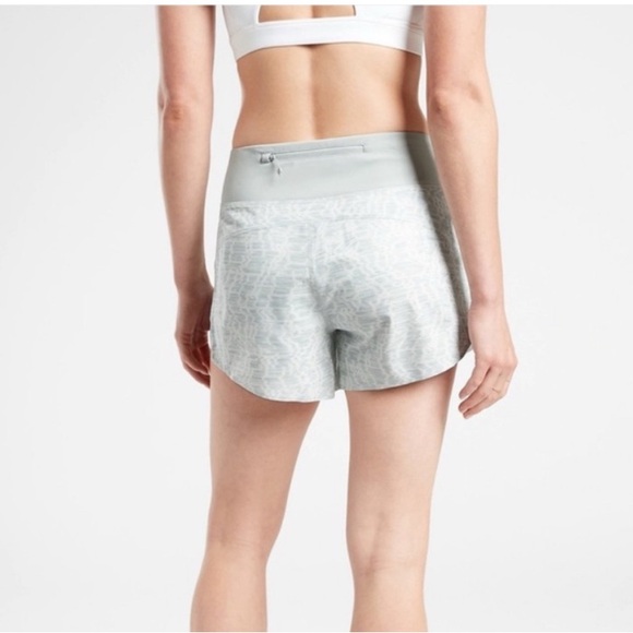 Athleta Light Gray green Oasis Printed Run with It 3.5” Athletic Shorts - Picture 9 of 10